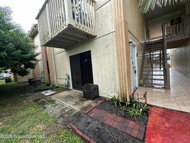 property at 2101 Forest Knoll Dr NE