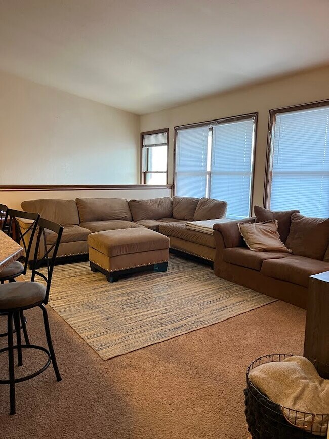 817 Wisconsin St Apartments and Nearby Oshkosh Apartments For Rent