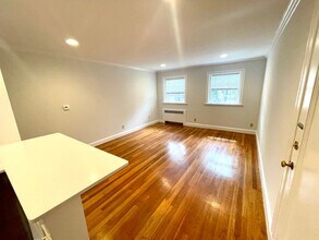 75 Wyman St in Newton, MA - Building Photo - Building Photo