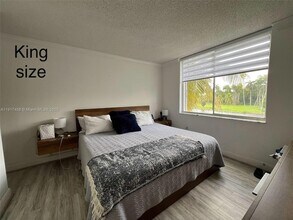 1740 NW N River Dr, Unit 324 in Miami, FL - Foto de edificio - Building Photo