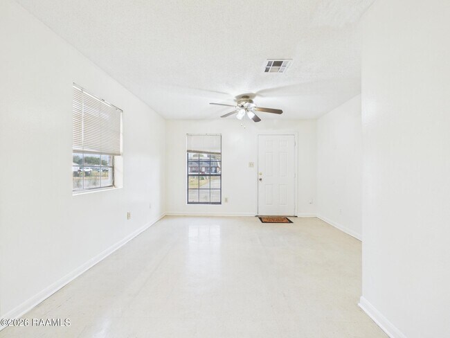 104 Country Ln in Lafayette, LA - Building Photo - Building Photo