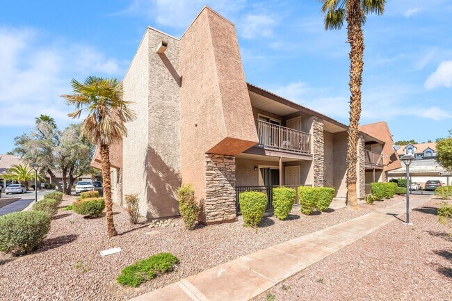 5062 River Glen Dr in Las Vegas, NV - Building Photo - Building Photo