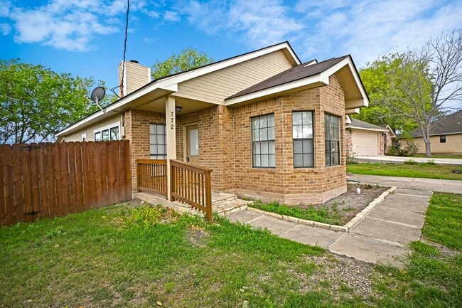 772 Vista Pkwy in New Braunfels, TX - Building Photo - Building Photo