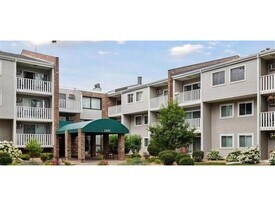 1601 N Innsbruck Dr in Fridley, MN - Building Photo