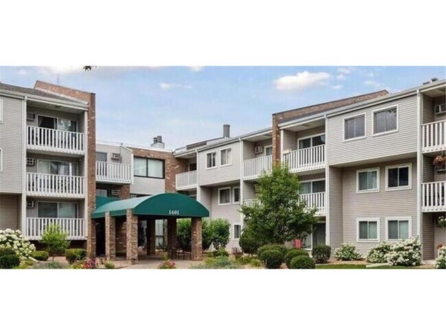 property at 1601 N Innsbruck Dr