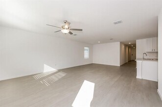 2716 Ctr Crk Ln in Fort Worth, TX - Building Photo - Building Photo