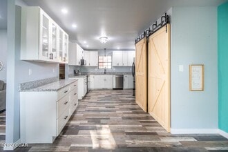 1734 Bamby St in Neosho, MO - Building Photo - Building Photo