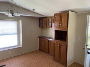 1620 E Reno Rd in Azle, TX - Building Photo - Building Photo