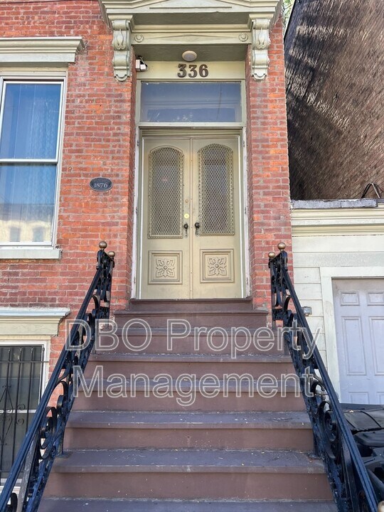 336 Clinton Ave in Albany, NY - Building Photo