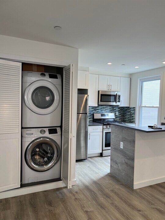 349 9th St in Jersey City, NJ - Building Photo