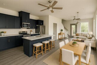 10008 Hazelhurst Dr in Houston, TX - Building Photo - Building Photo