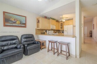 2524 W 65th St in Hialeah, FL - Building Photo - Building Photo