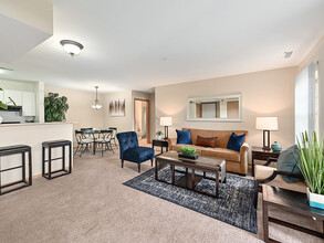 Reserve at Eagle Ridge in Waukegan, IL - Foto de edificio - Building Photo