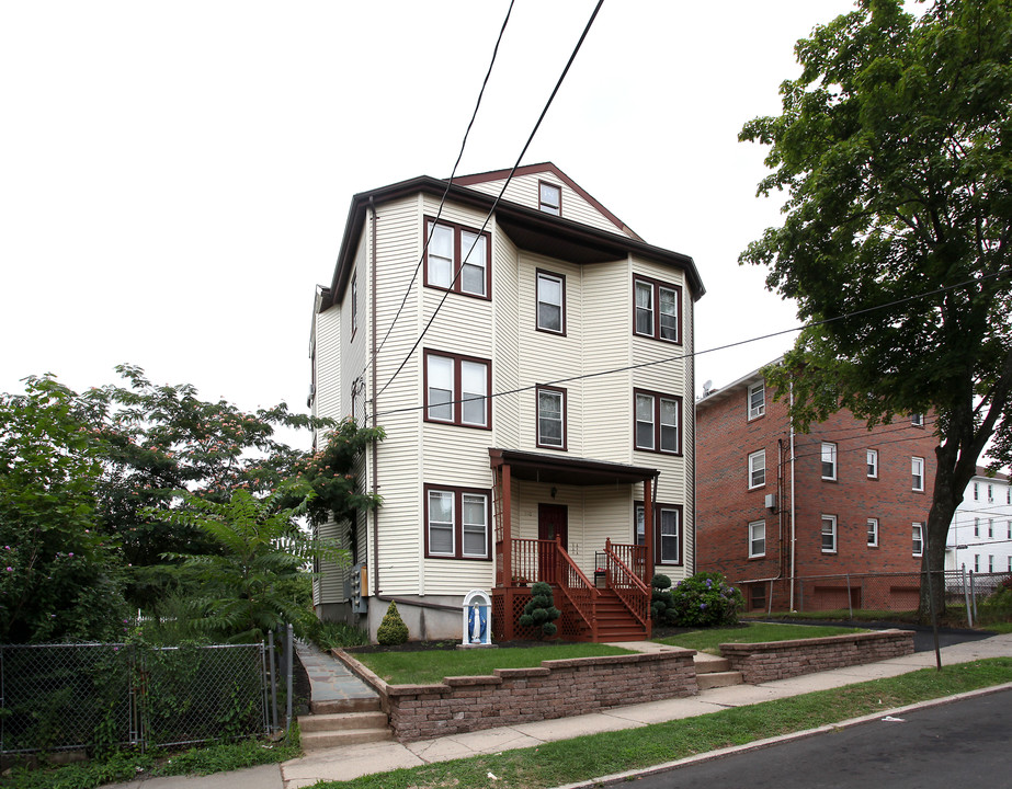 110 Gold St in New Britain, CT - Building Photo