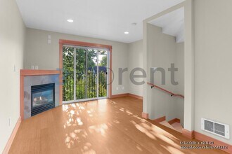 6520 34th Ave SW in Seattle, WA - Building Photo - Building Photo