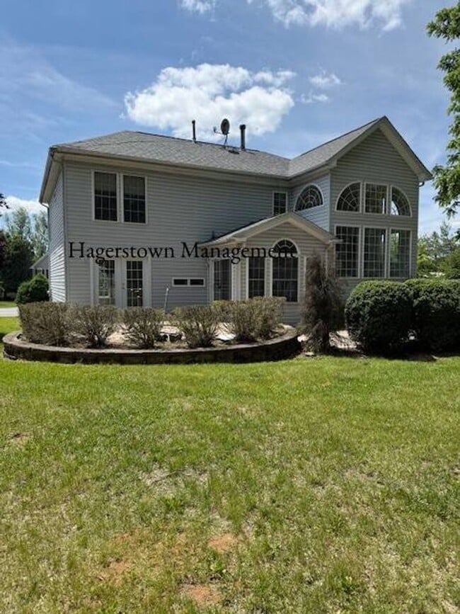 11507 Rolling Green Ct in Hagerstown, MD - Building Photo - Building Photo