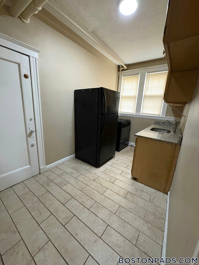 32 Sidlaw Rd in Boston, MA - Building Photo - Building Photo