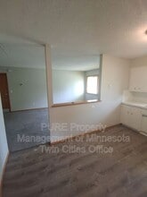 5848 2nd St NE in Minneapolis, MN - Building Photo - Building Photo