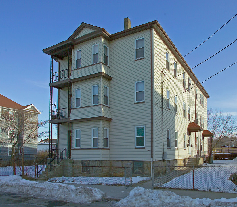 130 Lowell St in Fall River, MA - Building Photo