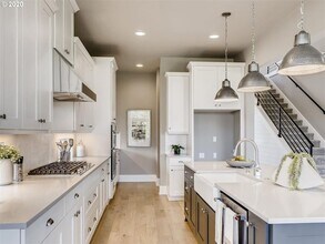 27767 SW Larkspur Ter in Wilsonville, OR - Building Photo - Building Photo