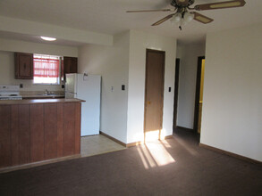 9 Circle Dr in Huntington, WV - Building Photo - Building Photo