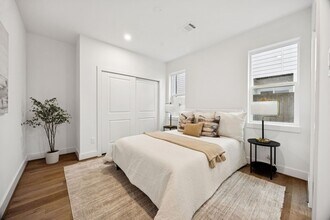 2121 A Hoskins Dr in Houston, TX - Building Photo - Building Photo