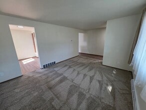 1263-1265 Meadow Ln in Neenah, WI - Building Photo - Building Photo