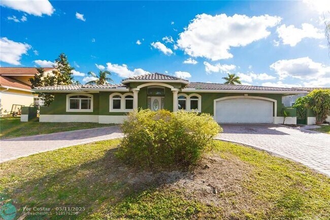 2732 NE 10th St in Pompano Beach, FL - Building Photo - Building Photo