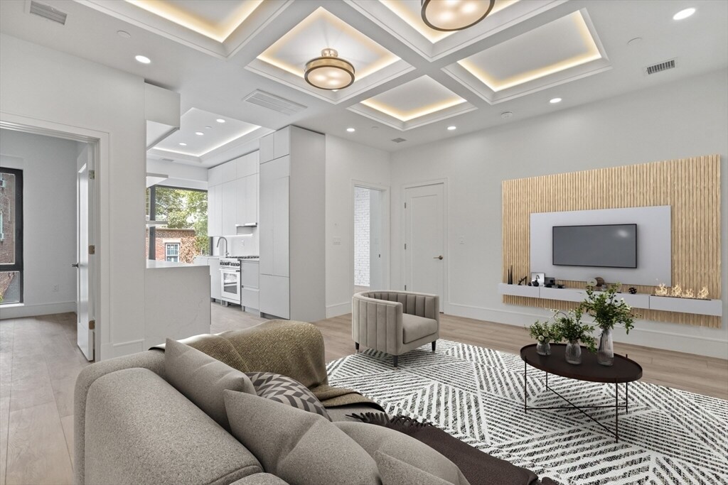 1574 Beacon St in Brookline, MA - Building Photo