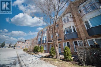 151 Townsgate Dr in Toronto, ON - Building Photo - Building Photo