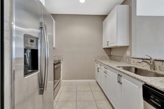 5830 Monterra Club Dr in Greenacres, FL - Building Photo - Building Photo