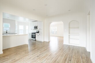 738 S Stanley Ave in Los Angeles, CA - Building Photo - Building Photo