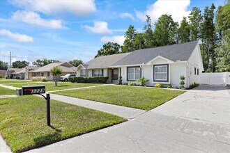 3229 Laurel Dale Dr in Tampa, FL - Building Photo - Building Photo