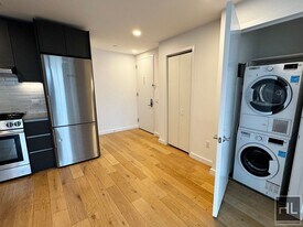 NORTHERN BOULEVARD in Queens, NY - Building Photo