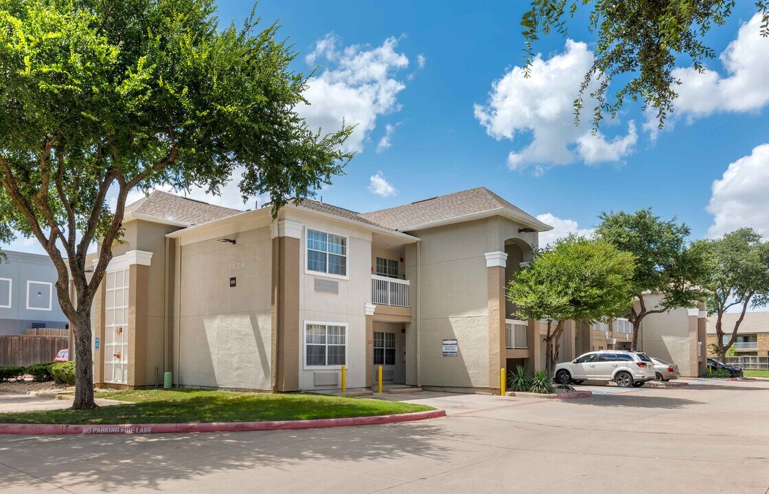 Furnished Studio-Arlington in Arlington, TX - Foto de edificio
