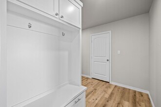 8901 N County Rd 3200 in Idalou, TX - Foto de edificio - Building Photo