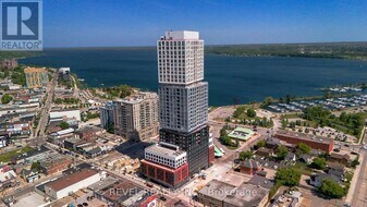 39 Mary St in Barrie, ON - Building Photo