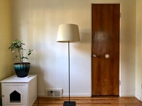 222 Buena Vista Ave, Unit Lower in Ann Arbor, MI - Foto de edificio - Building Photo