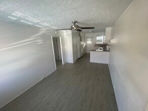 707 Kihapai Plz, Unit #2 in Kailua, HI - Foto de edificio - Building Photo