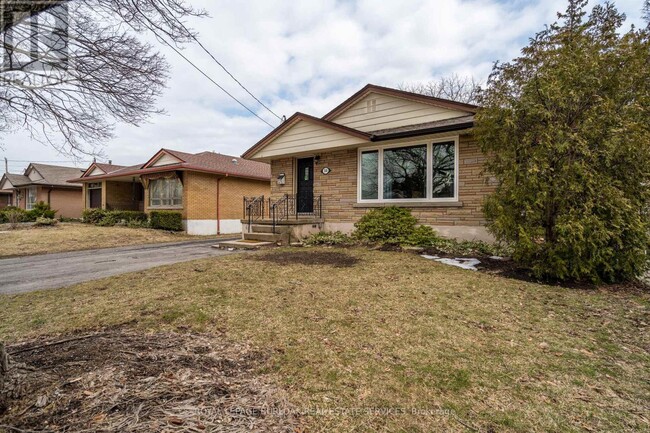 34 Briarwood Crescent in Hamilton, ON - Building Photo - Building Photo