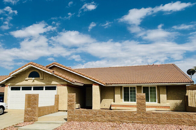 property at 40510 Vía Verdad