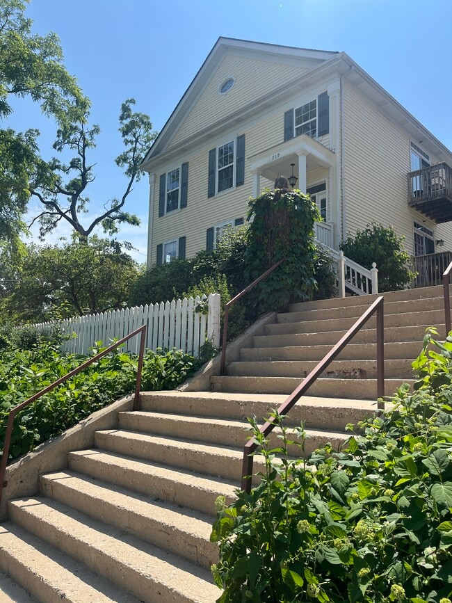 property at 219 S 4th St