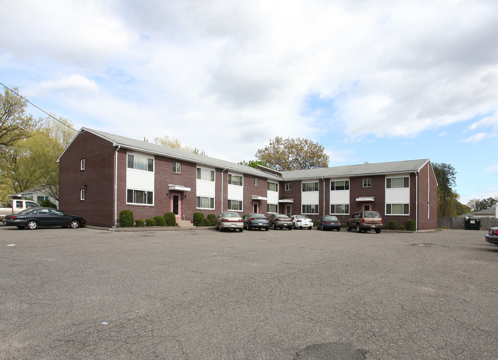 Fairfield Apartments in Chicopee, MA - Building Photo