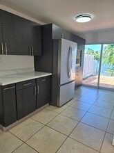 7770 W 8th Ave in Hialeah, FL - Foto de edificio - Building Photo