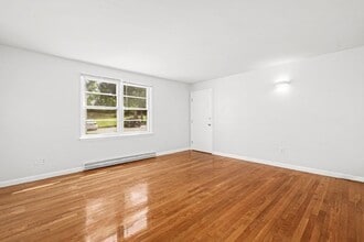 22 SW Cutoff in Northborough, MA - Building Photo - Building Photo