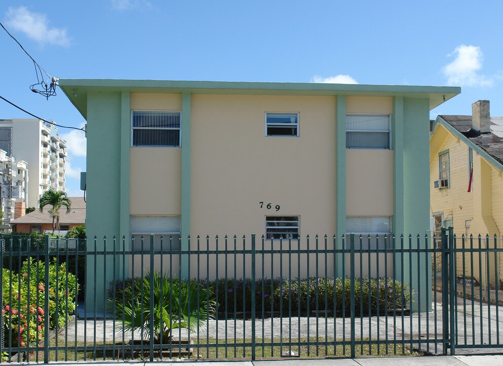 769 SW 3rd St in Miami, FL - Building Photo