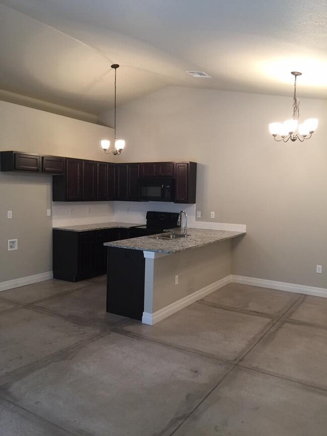 1517 N Nickelton St in Wichita, KS - Building Photo - Building Photo