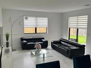 9243 SW 227th Terrace in Cutler Bay, FL - Building Photo - Building Photo