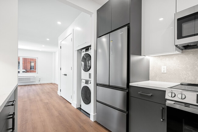 28 Spencer Place in Brooklyn, NY - Building Photo - Building Photo