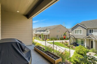 16119 NW Pristine Ln in Portland, OR - Building Photo - Building Photo